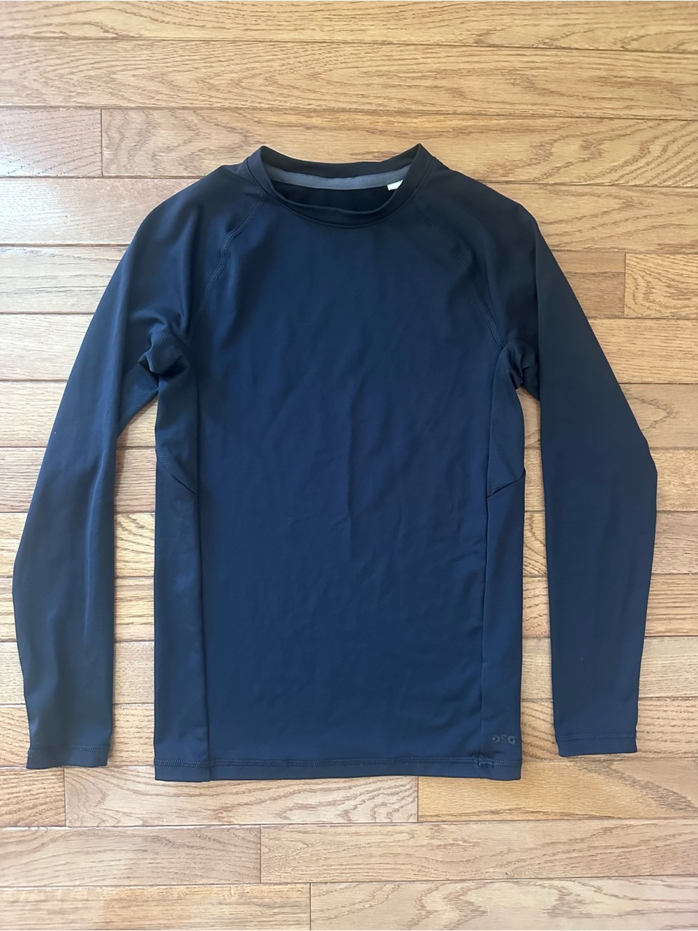 DSG kids sports shirt long sleeved shirt black size medium